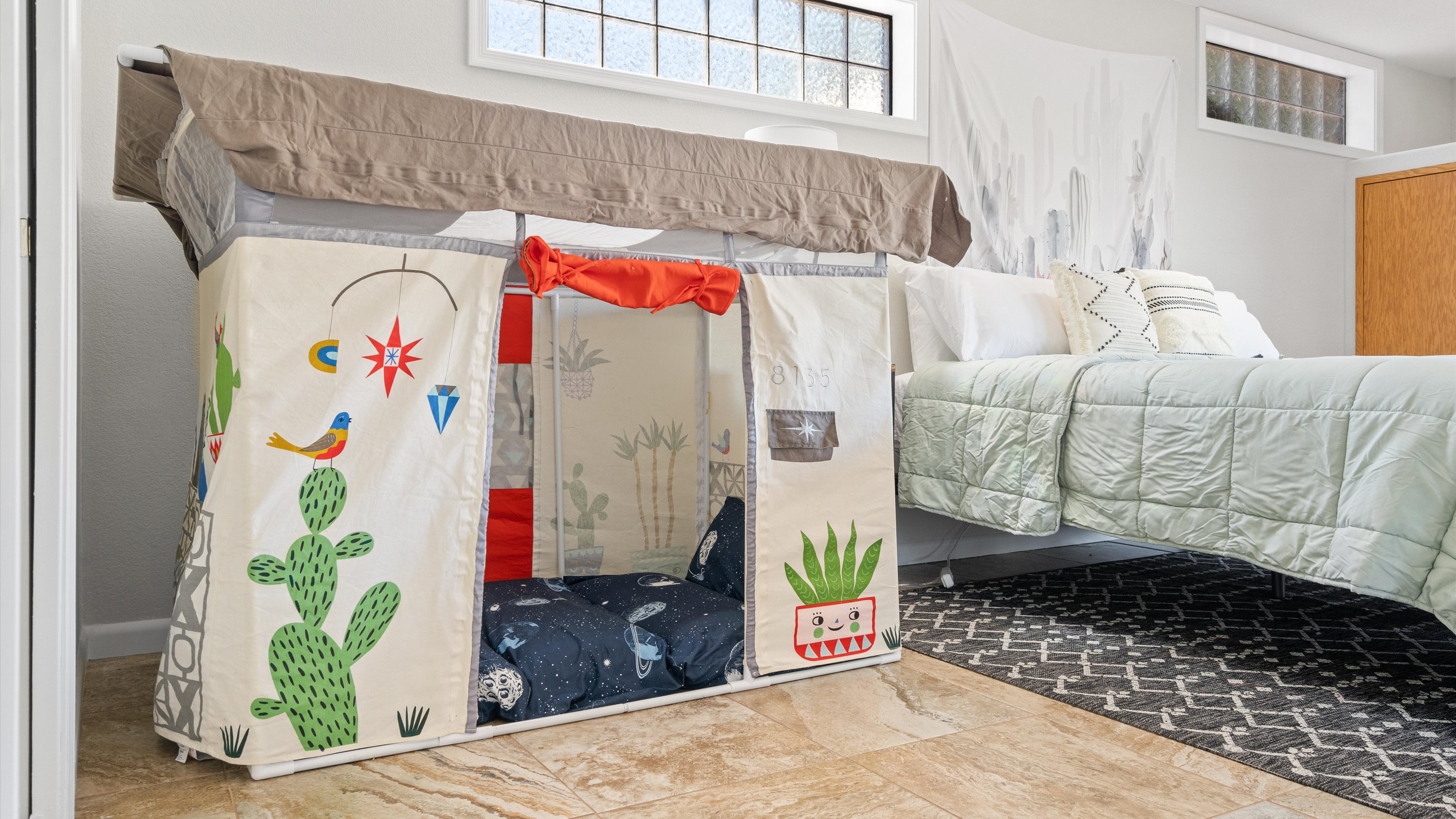 Sit-stand desk workspace area